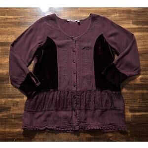 Soft Surroundings Women’s Medium Petite Top Velvet Lace Tiered Embroidery Detail